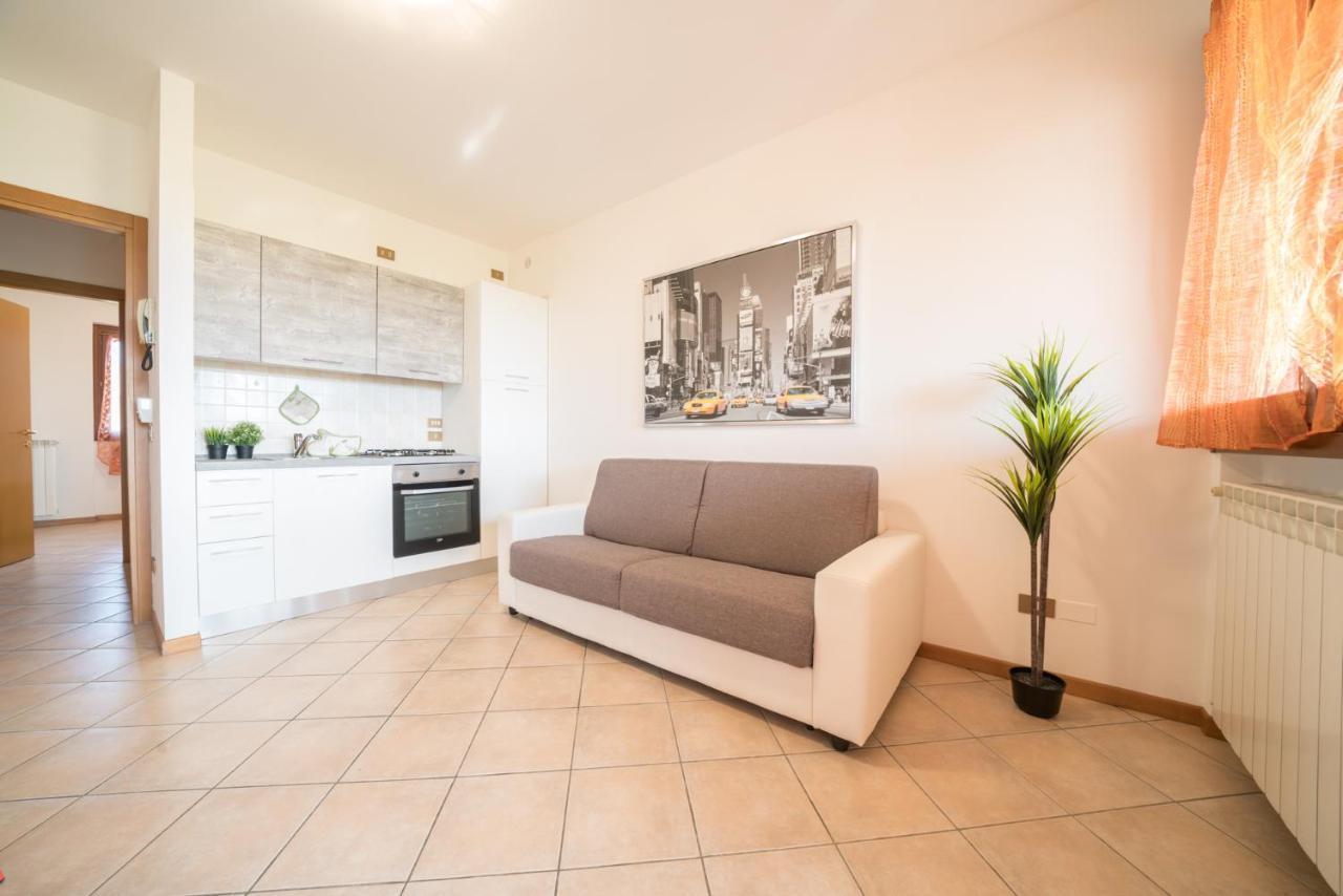Gardappartamenti Cascinale Pool Desenzano del Garda Exteriér fotografie