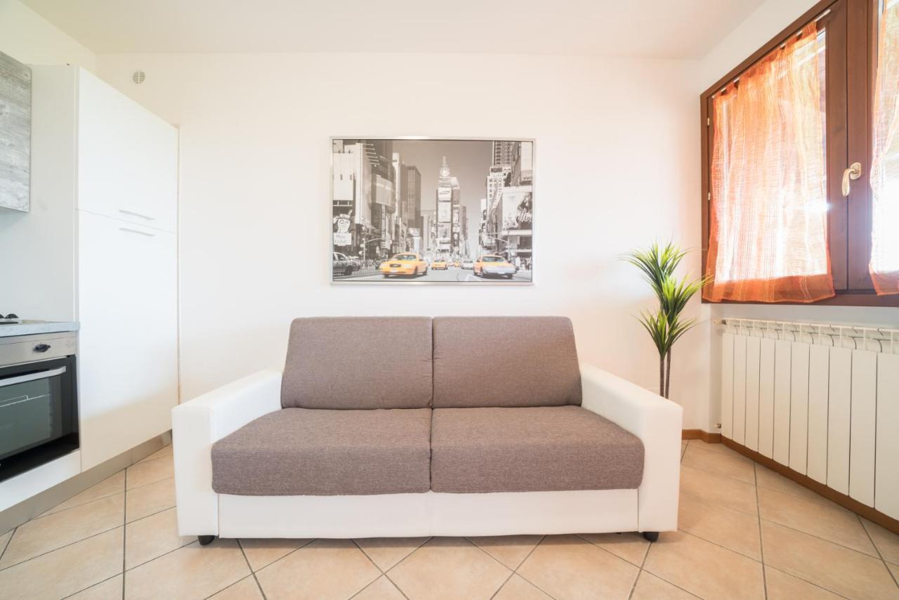 Gardappartamenti Cascinale Pool Desenzano del Garda Exteriér fotografie